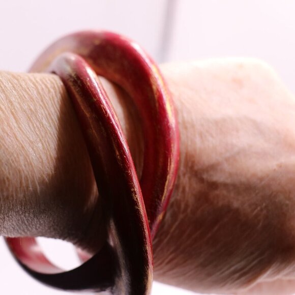A Rare Find- Vintage Red with Gold Marbeling  Wooden Intertwined Handmade Bangle - Picture 3 of 5